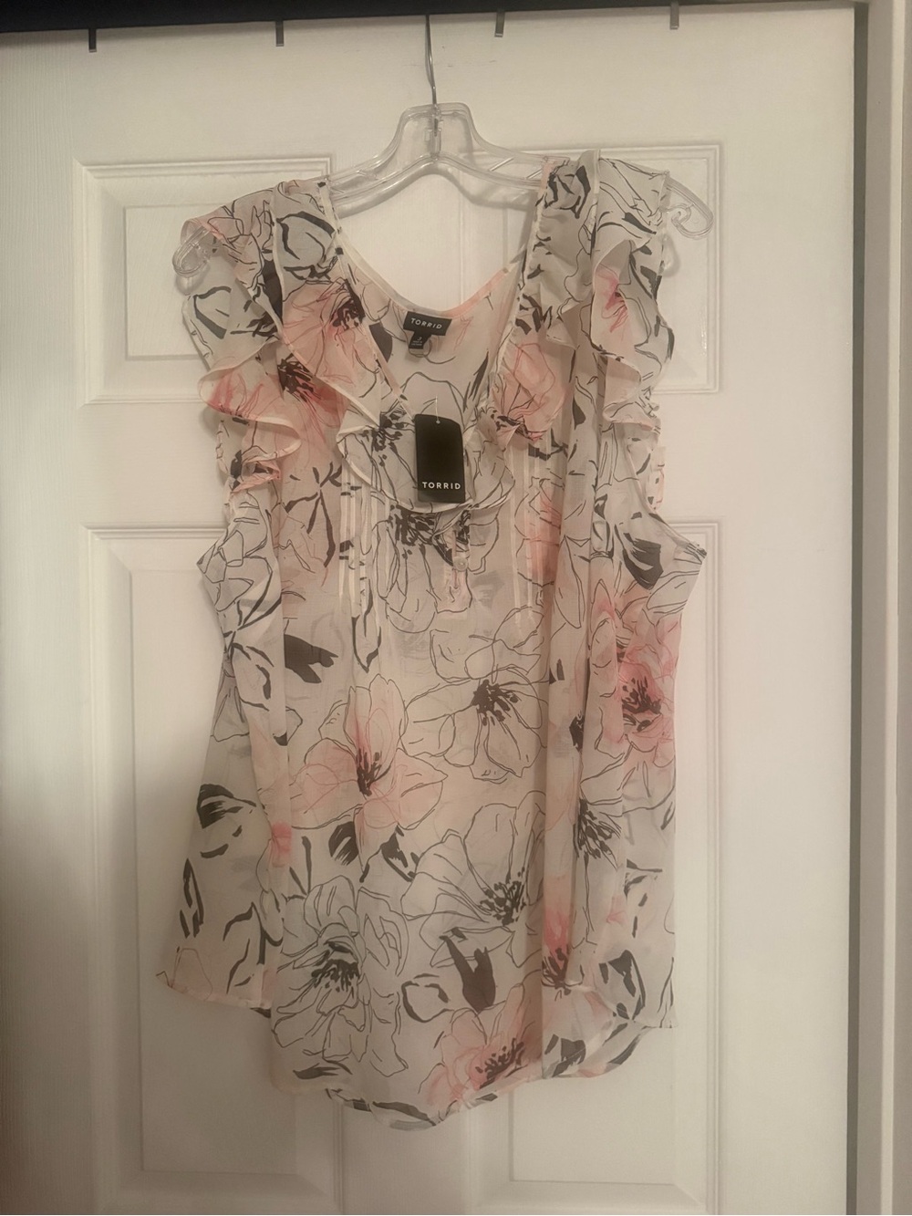 torrid Floral Ruffle Shell Top in Blush and White